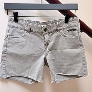 Billabong size small low rise shorts in khaki